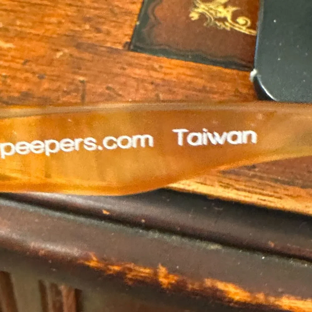 Peepers Last Word Readers +2.50 in Peach Tortoise Shell Gently Used w Case